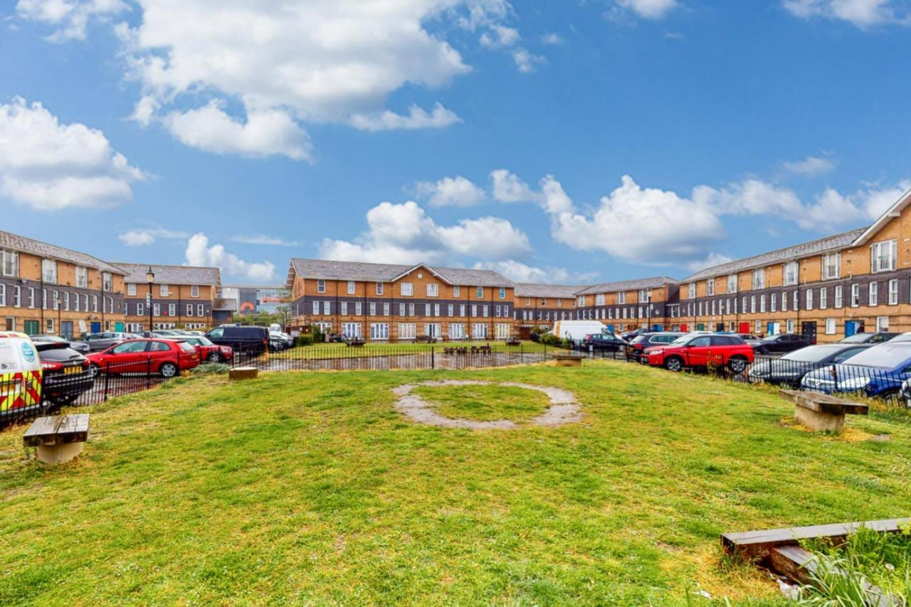 Апартаменты Elegant 1Bed Flat With Parking 5 Min To Hackney Wick Лондон Экстерьер фото